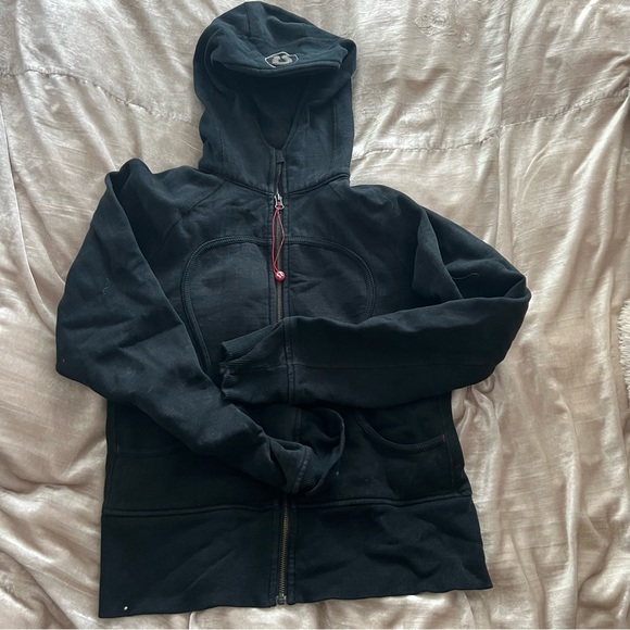 ✨Rare✨ Lululemon Woman Buddha Size 8 Black Hoodie - Picture 5 of 12